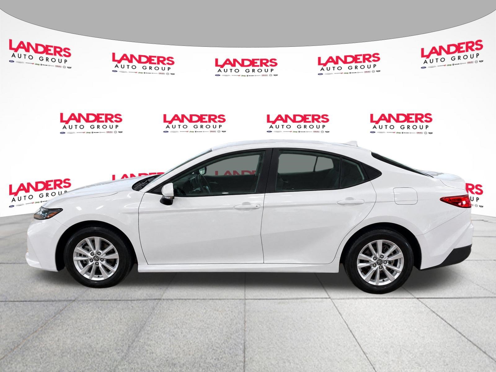 Used 2025 Toyota Camry LE FWD image 7
