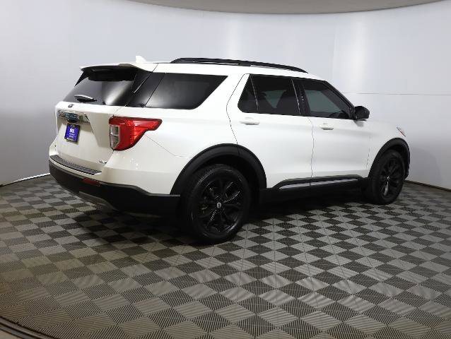 Certified 2020 Ford Explorer XLT w/ Equipment Group 202A image 4