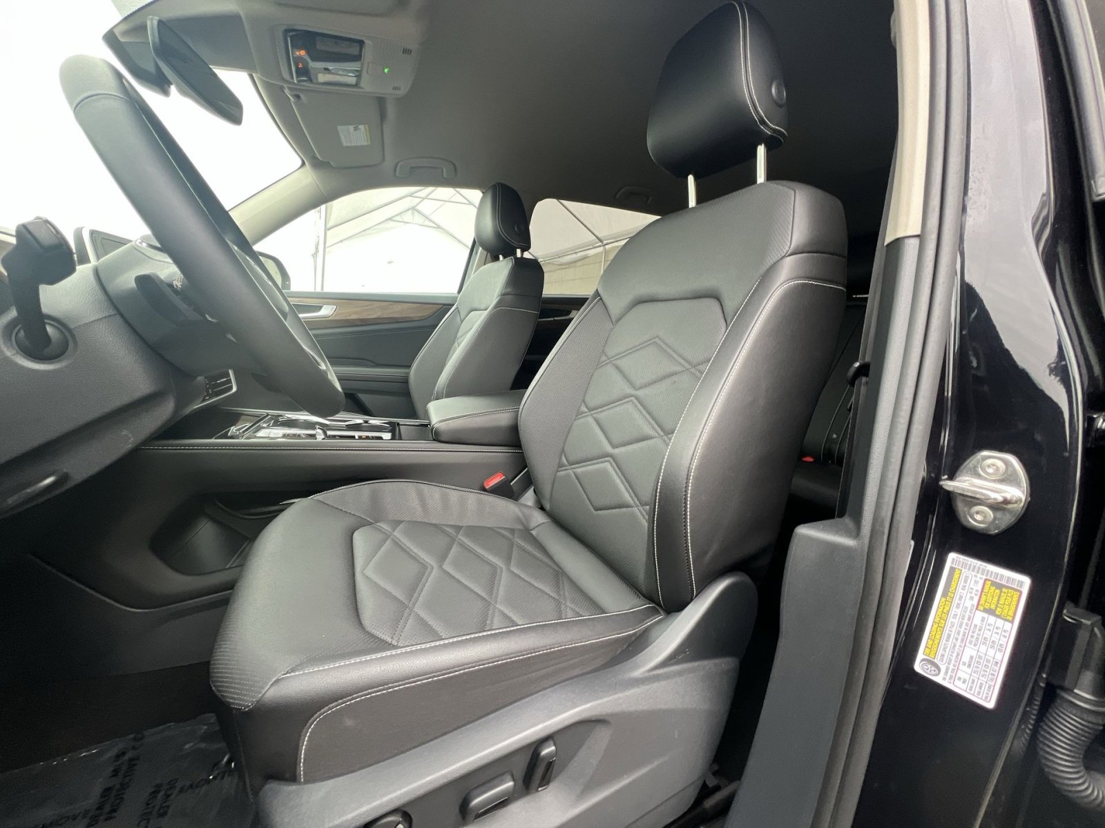 Used 2025 Volkswagen Atlas SE FWD image 21