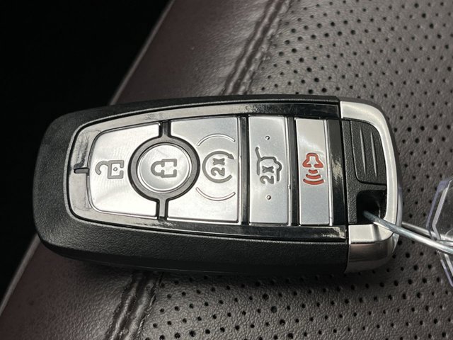Certified 2025 Ford Explorer Platinum AWD/4WD image 32