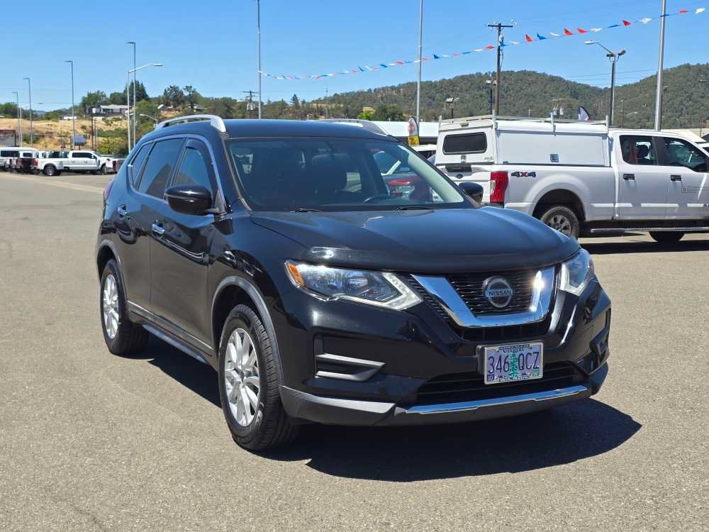Used 2018 Nissan Rogue SV AWD/4WD image 18