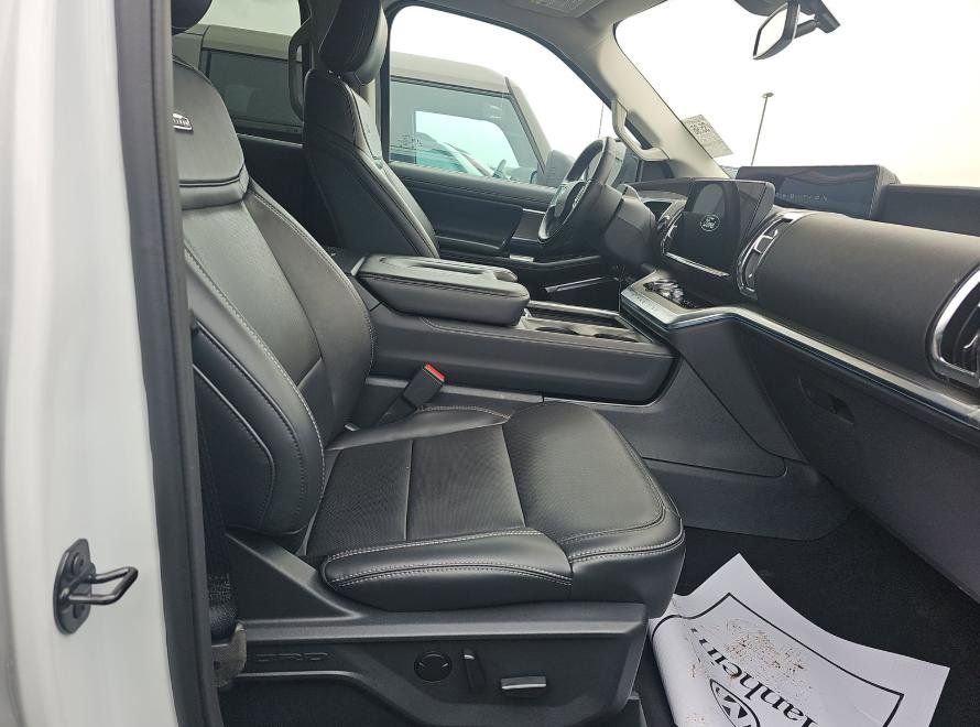Certified 2025 Ford Expedition Platinum AWD/4WD image 12