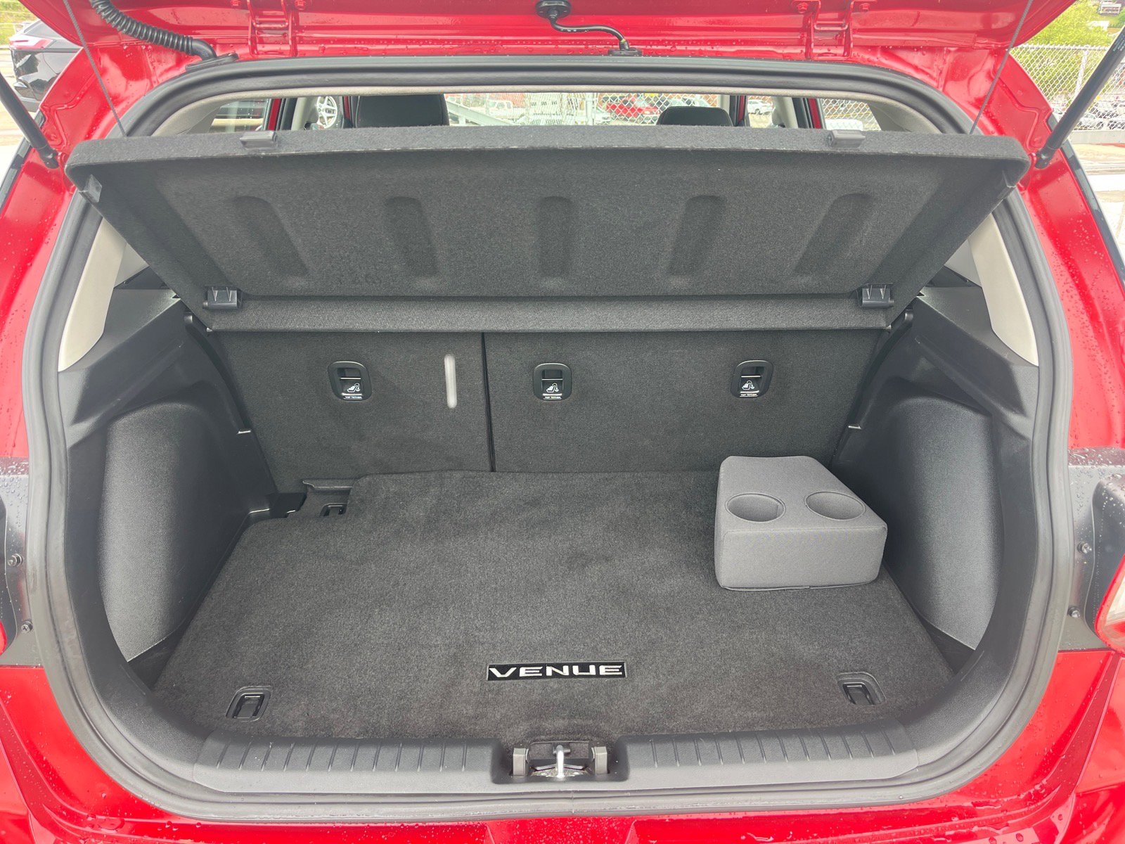 Used 2024 Hyundai Venue SEL FWD image 20