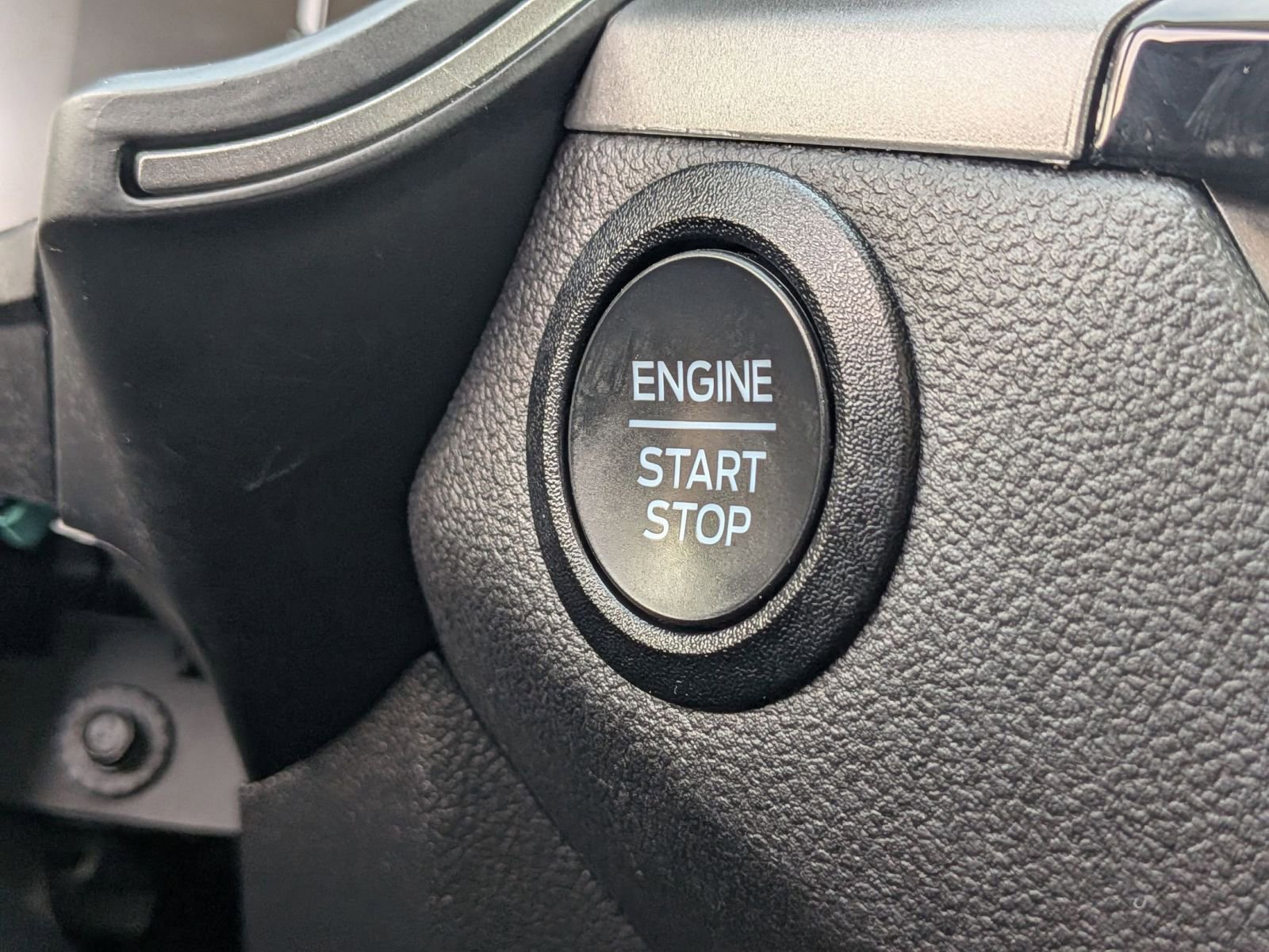 Certified 2025 Ford Escape Active AWD/4WD image 21