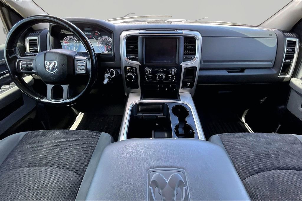 Used 2020 RAM 1500 Classic SLT w/ Luxury Group RWD image 16