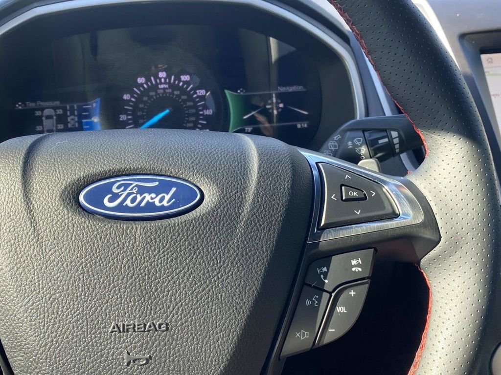 Certified 2020 Ford Edge ST-Line w/ Cold Weather Package AWD/4WD image 33