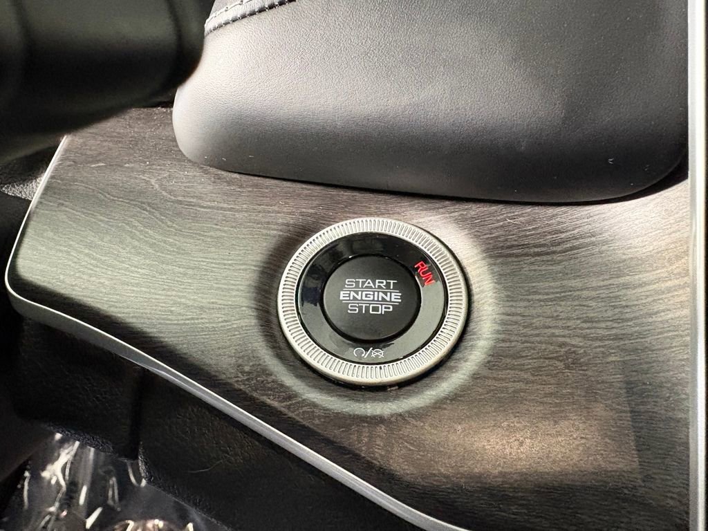 Used 2022 Jeep Grand Cherokee L Limited image 23