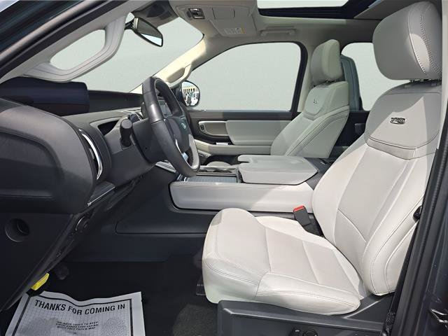 Certified 2025 Ford Expedition Platinum w/ Driver's Package AWD/4WD image 4