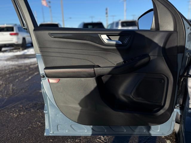 Certified 2025 Ford Escape ST-Line w/ Tech Pack #1 image 6
