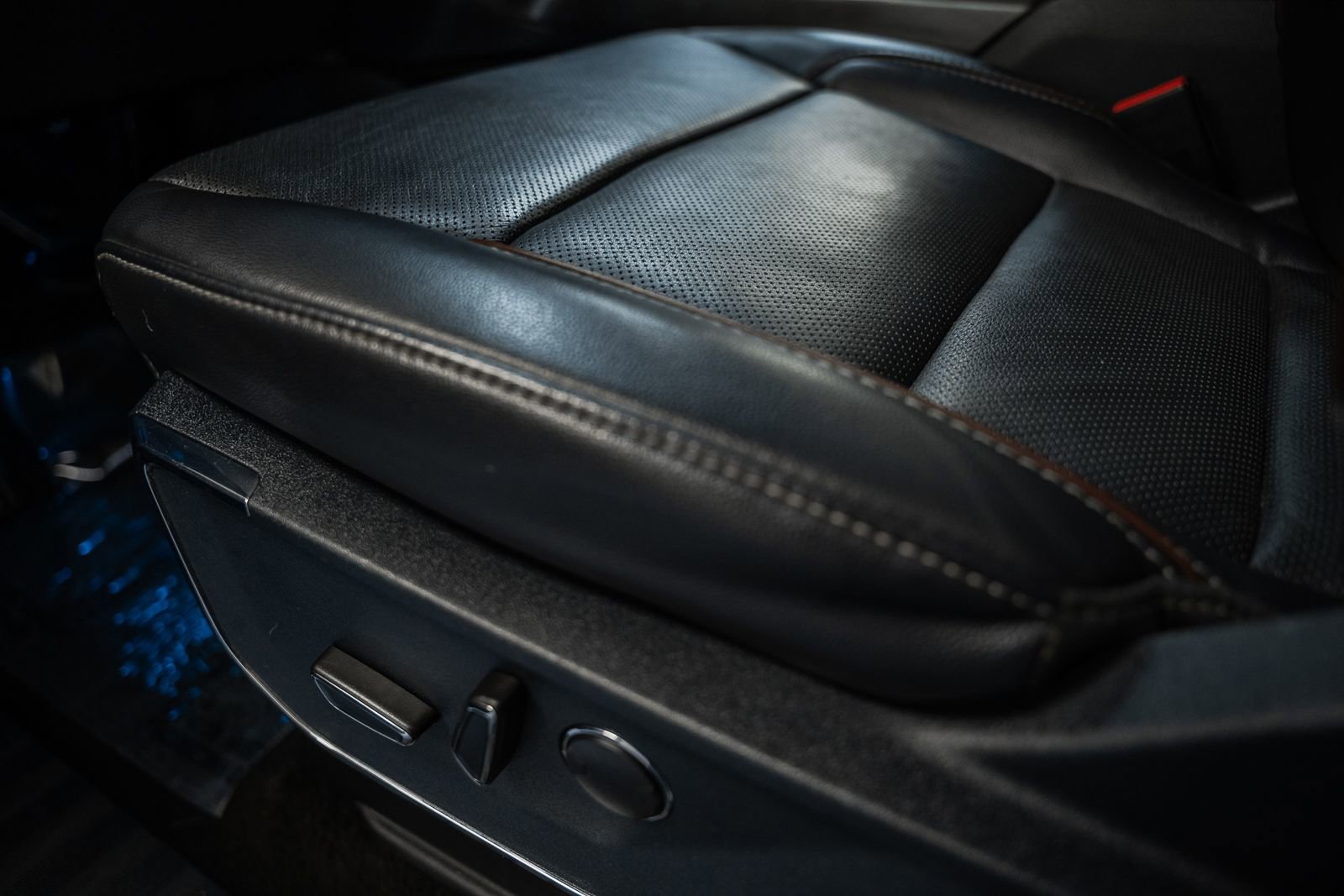 Certified 2021 Ford F150 Lariat w/ Equipment Group 502A High image 45