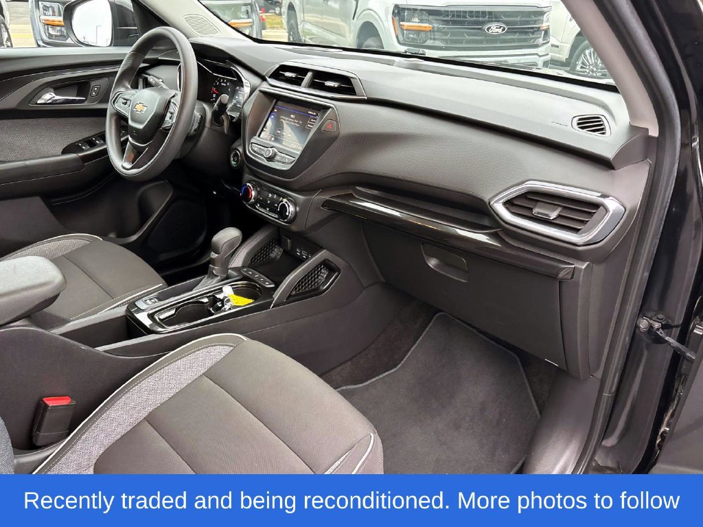 Used 2022 Chevrolet TrailBlazer LT FWD image 17