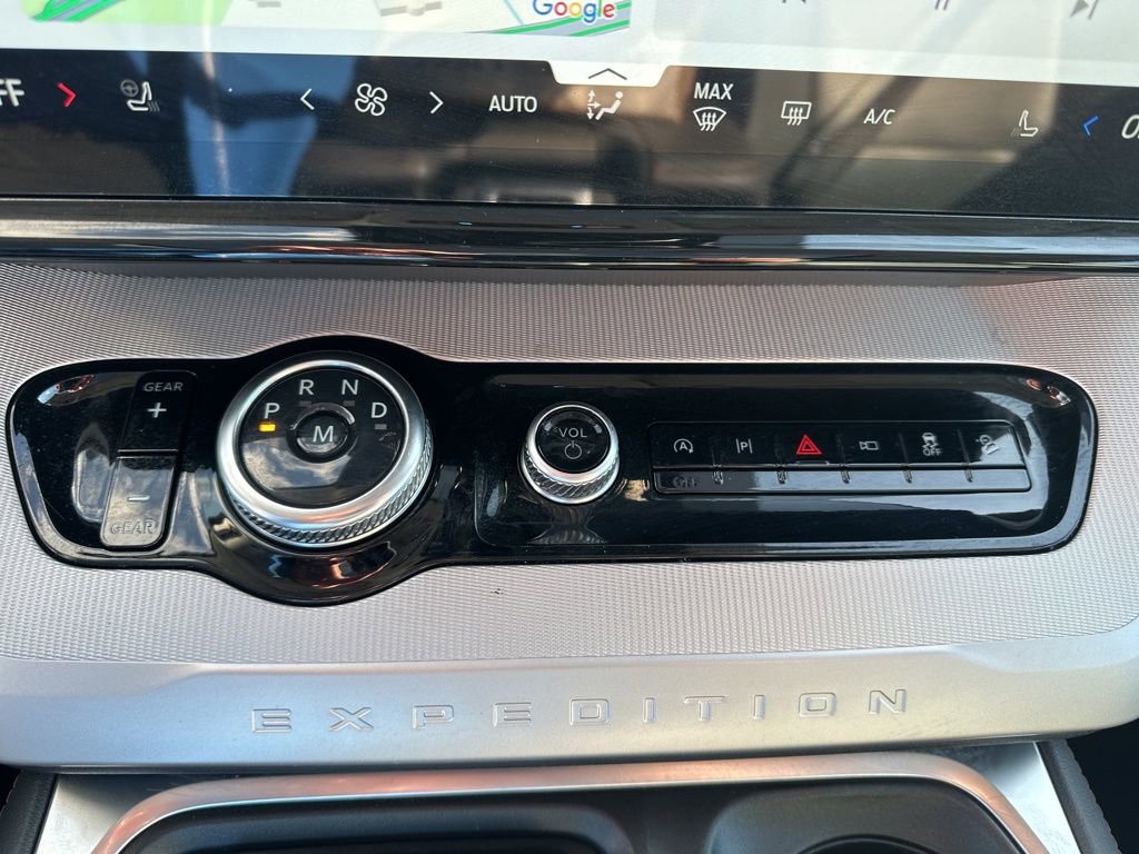 Certified 2025 Ford Expedition Active image 17