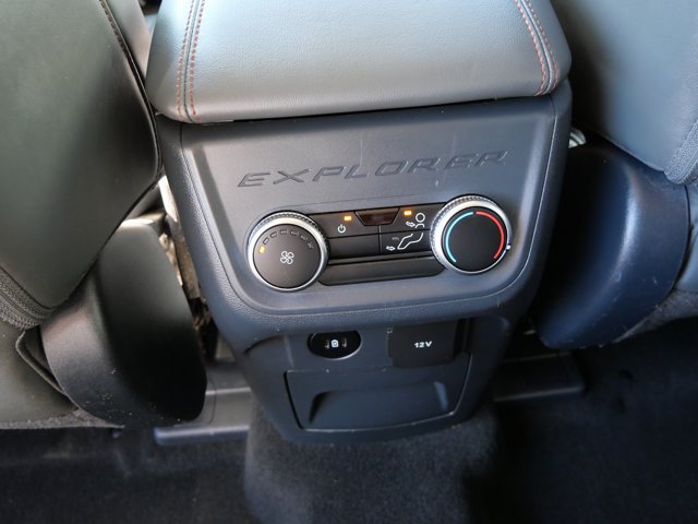 Certified 2025 Ford Explorer Active w/ Active Comfort Package AWD/4WD image 18