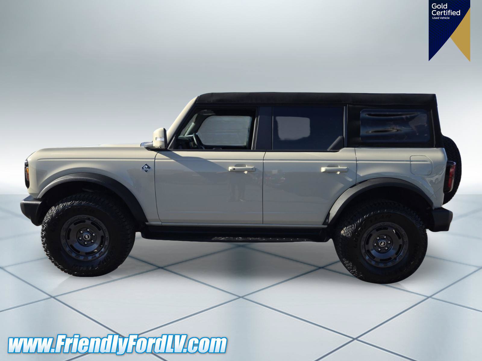 Certified 2025 Ford Bronco Outer Banks w/ Sasquatch Package AWD/4WD image 3