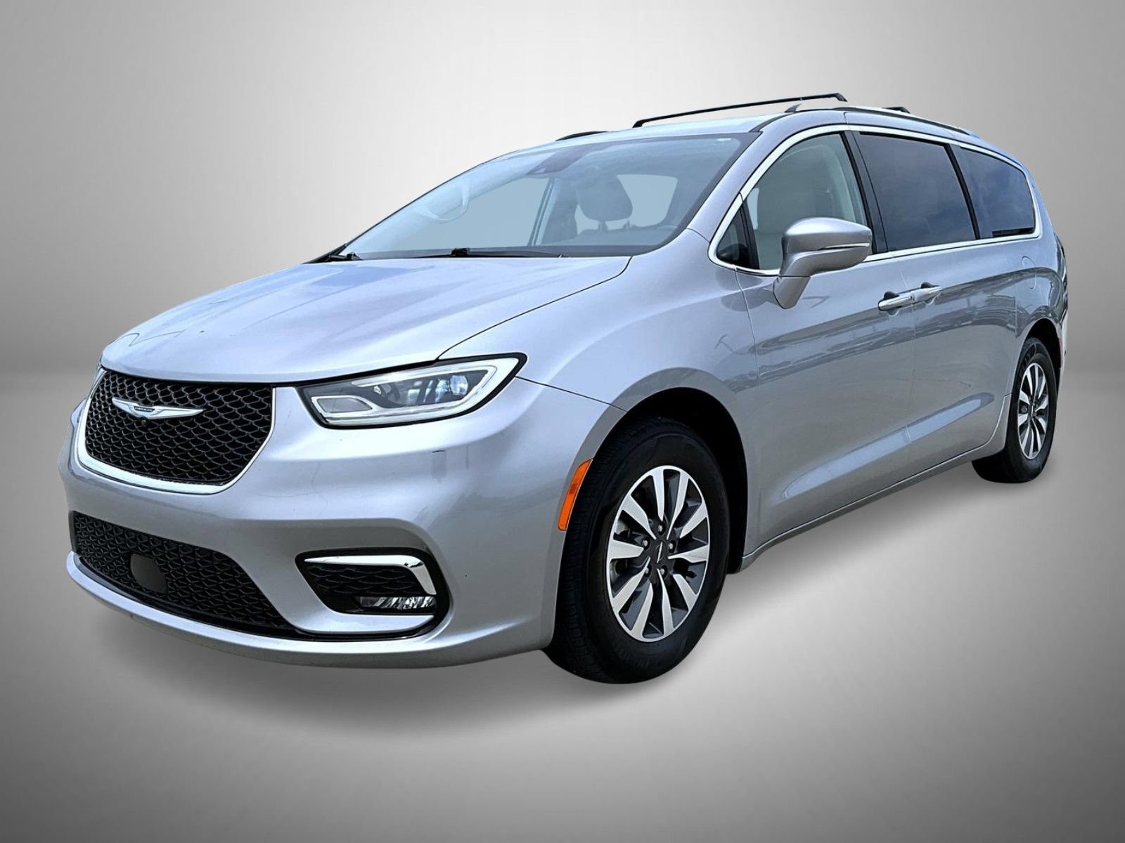 Used 2021 Chrysler Pacifica Touring-L FWD image 1