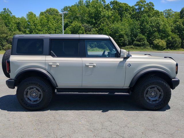 Certified 2025 Ford Bronco Outer Banks w/ Sasquatch Package AWD/4WD image 3
