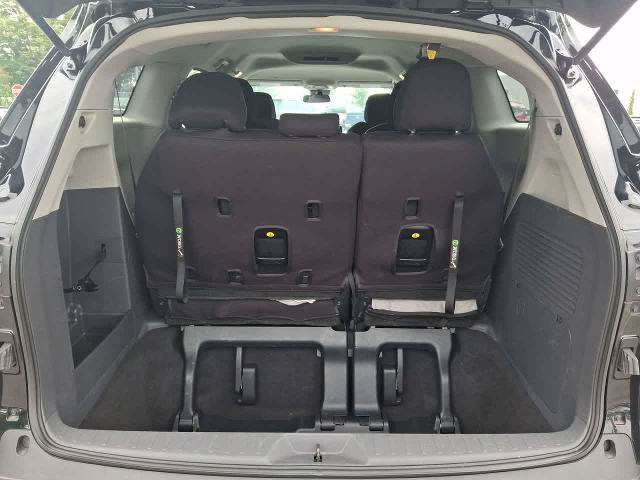 Used 2021 Toyota Sienna LE FWD image 16