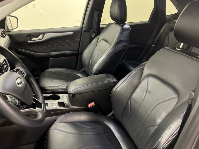 Certified 2025 Ford Escape Platinum w/ Premium Technology Package AWD/4WD image 4