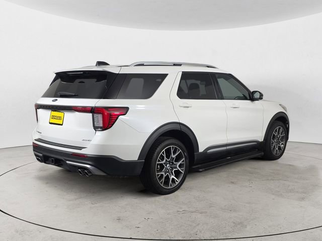 Certified 2025 Ford Explorer Platinum w/ Ultimate Package AWD/4WD image 5