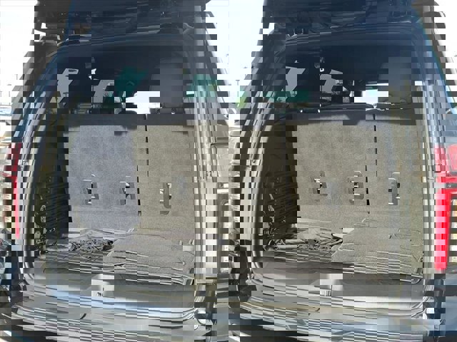 Used 2022 Chevrolet Tahoe LT w/ LT Signature Package image 17