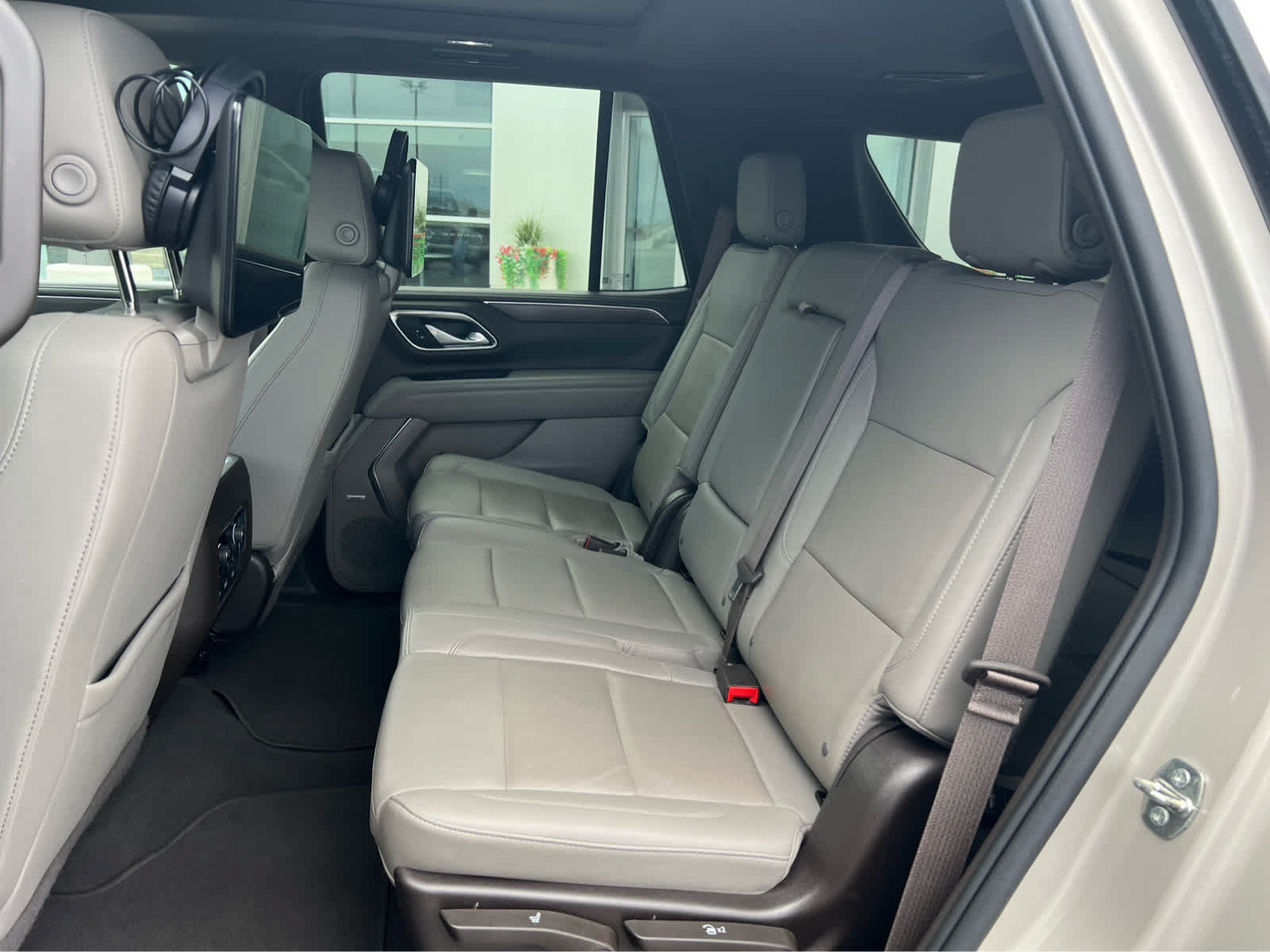 Used 2022 Chevrolet Tahoe LT w/ LT Signature Plus Package AWD/4WD image 26