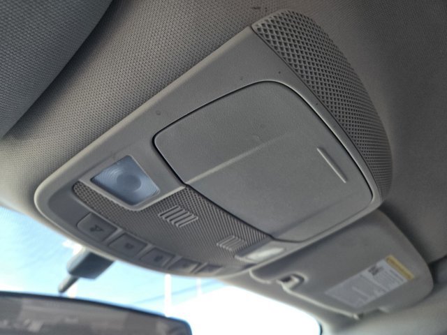 Certified 2017 Ford Fusion SE w/ Fusion SE Technology Package FWD image 17