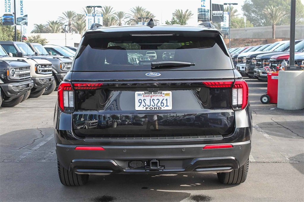 Certified 2025 Ford Explorer ST-Line w/ Premium Package image 3
