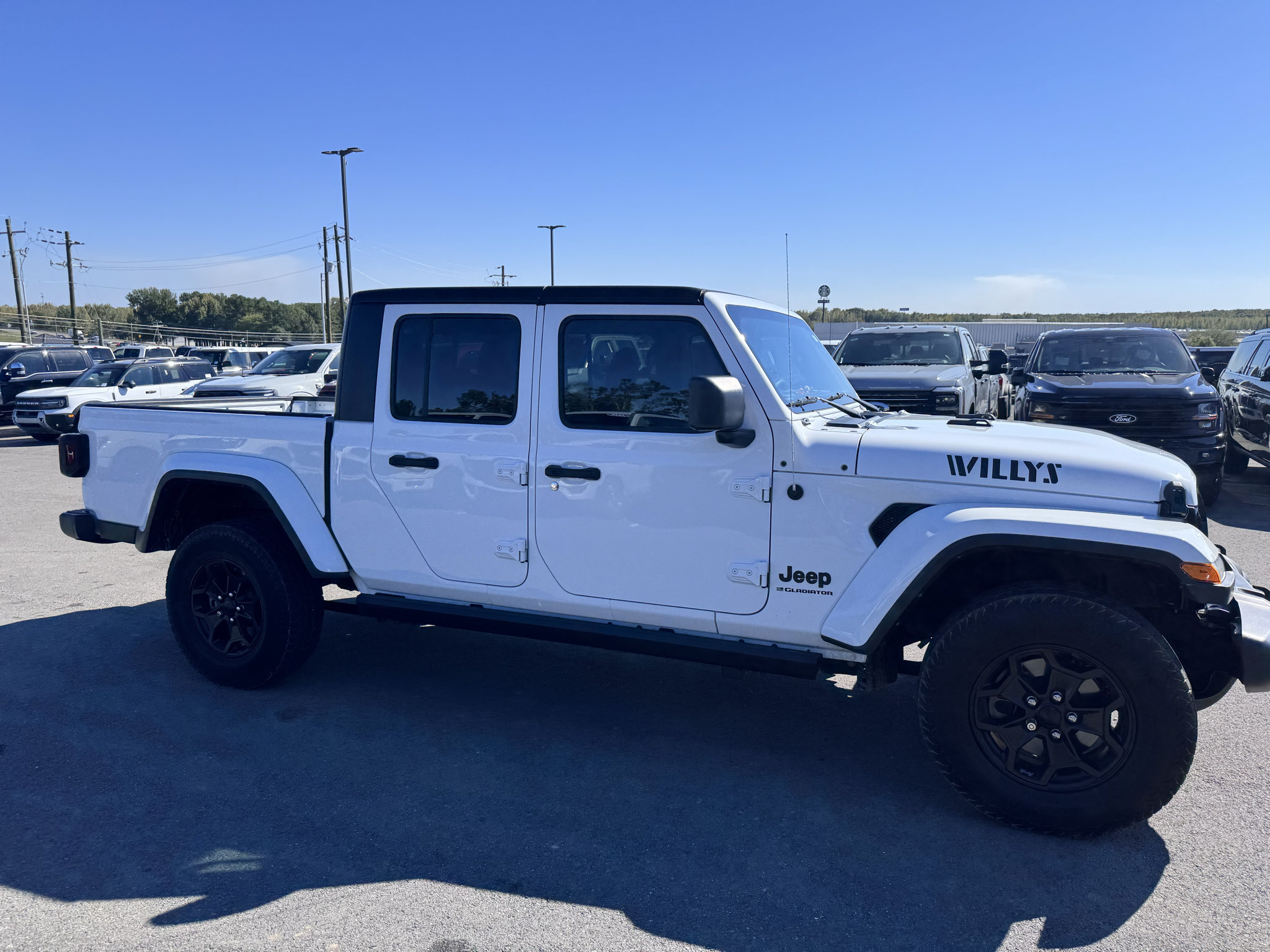 Used 2023 Jeep Gladiator Sport AWD/4WD image 5