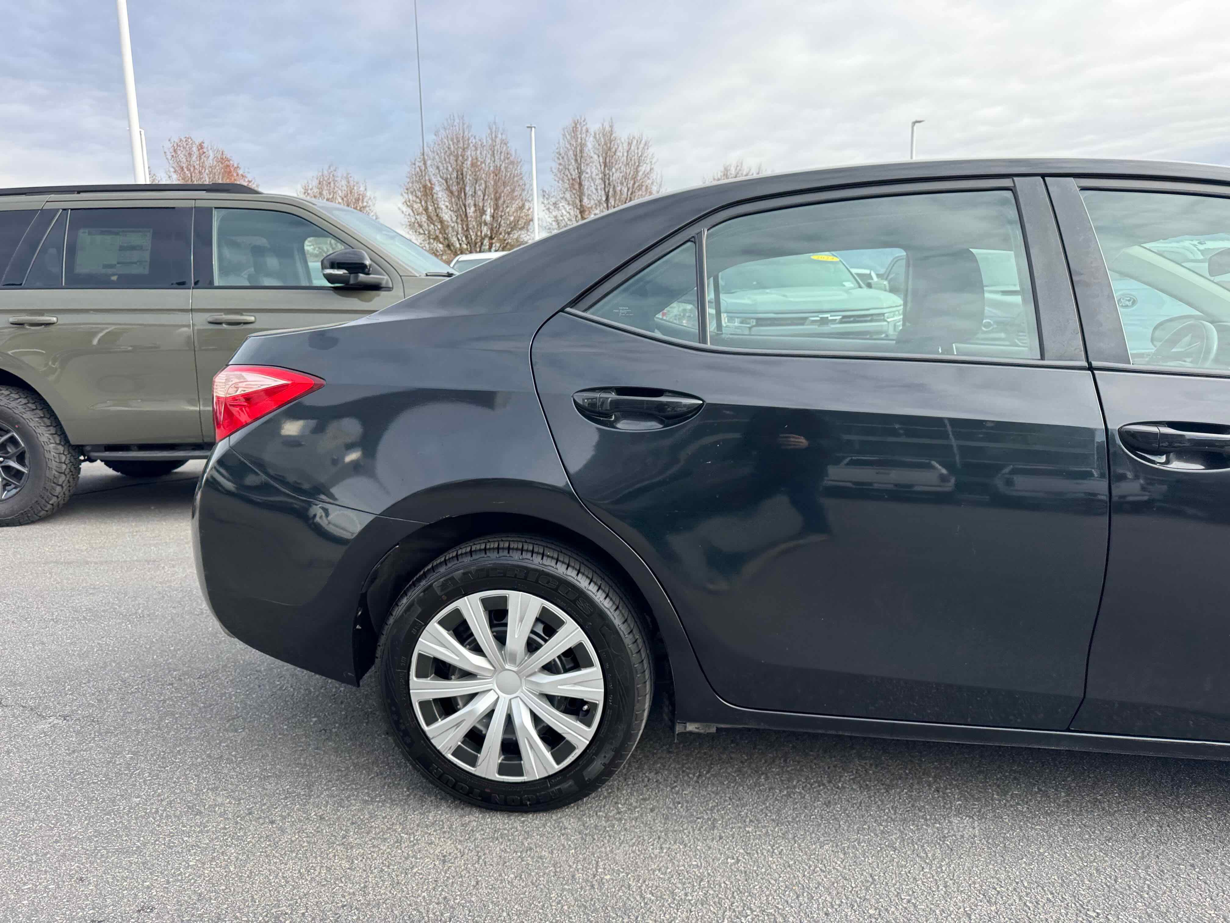 Used 2018 Toyota Corolla LE image 8