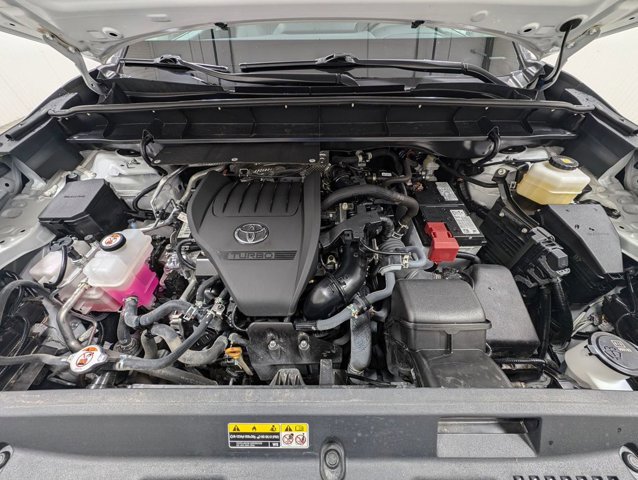 Used 2024 Toyota Highlander XLE image 11
