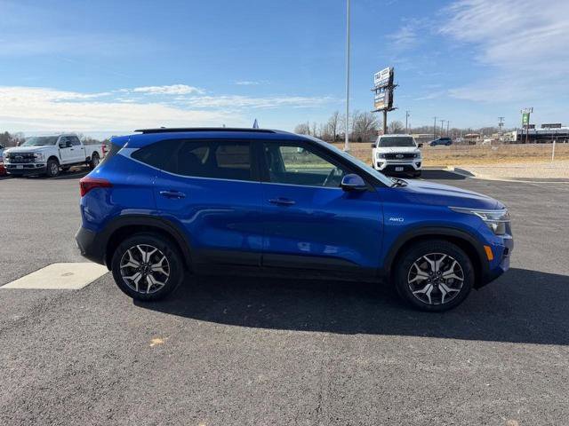 Used 2023 Kia Seltos EX image 2