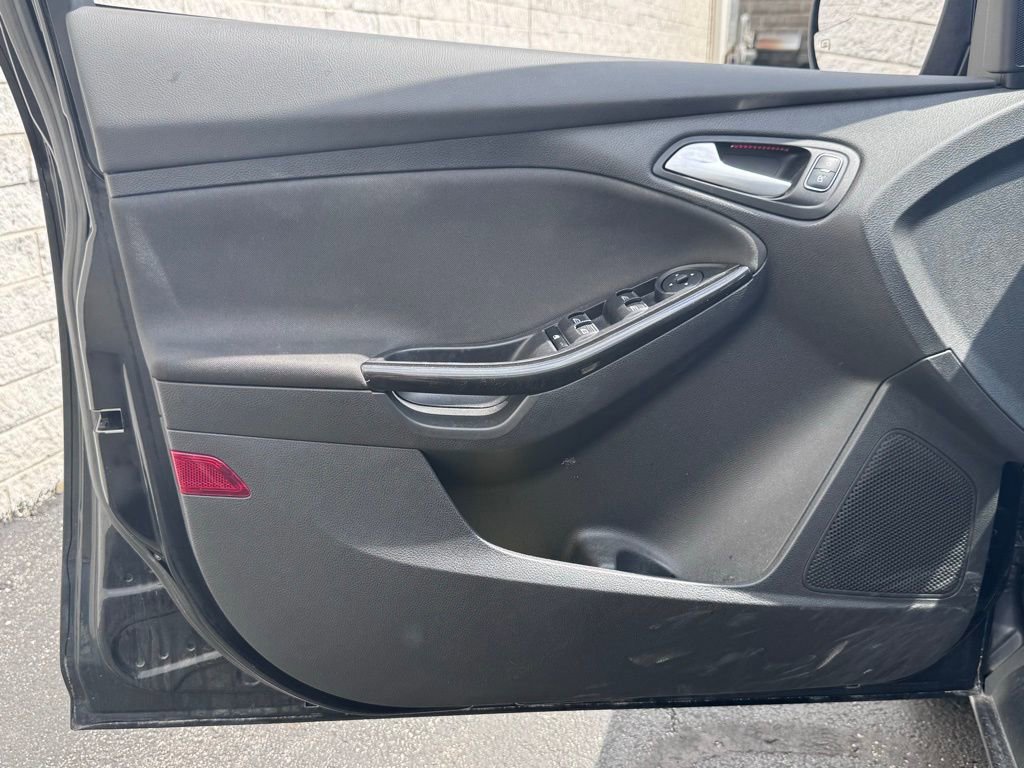 Certified 2017 Ford Focus Titanium FWD image 11