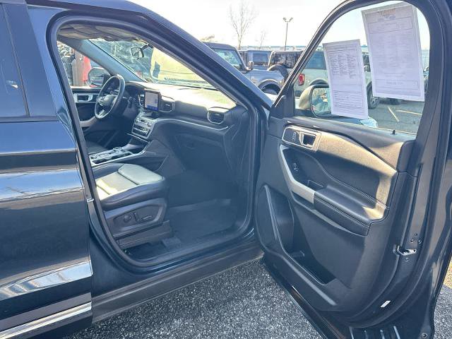 Certified 2022 Ford Explorer XLT w/ Equipment Group 202A image 8