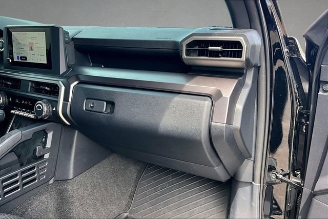 Used 2025 Toyota 4Runner SR5 AWD/4WD image 15