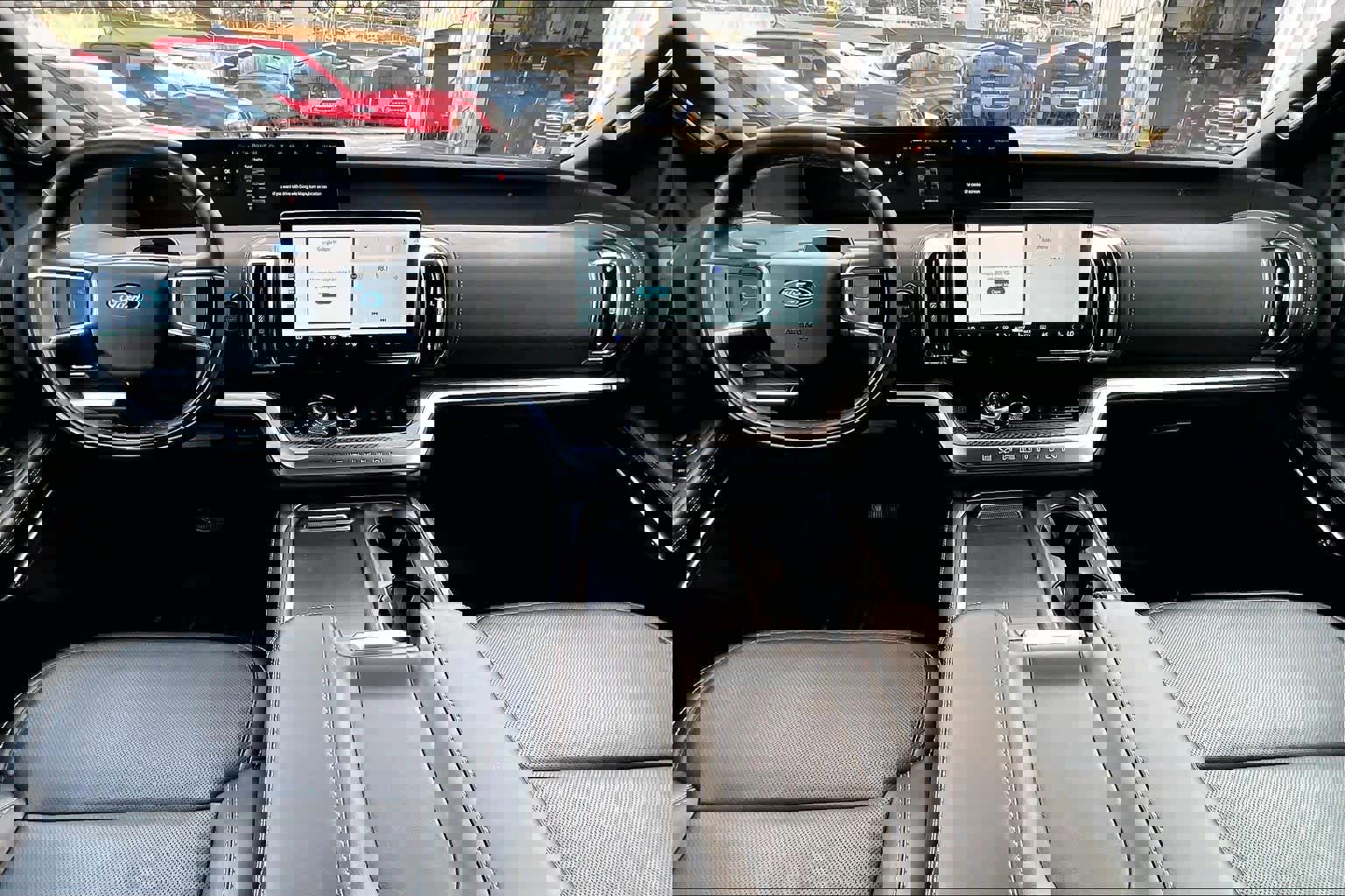 Certified 2025 Ford Expedition Platinum w/ Stealth Appearance Package image 17