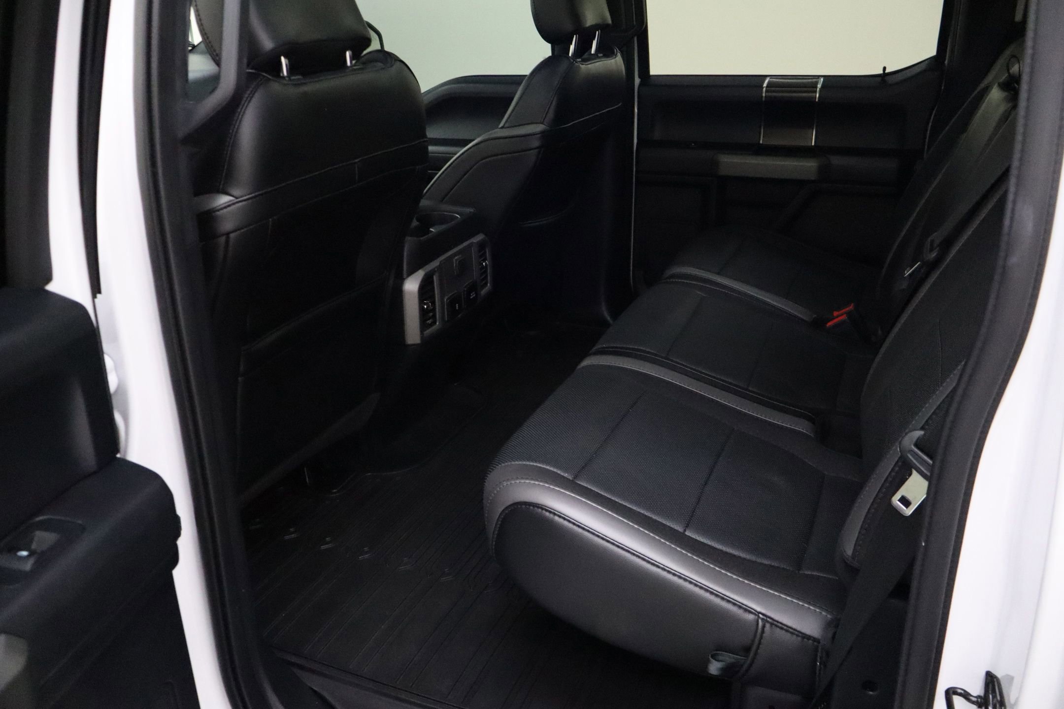 Certified 2020 Ford F150 Raptor w/ Equipment Group 801A Mid image 26