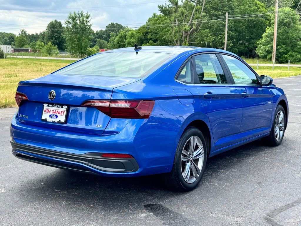 Used 2022 Volkswagen Jetta SE FWD image 11