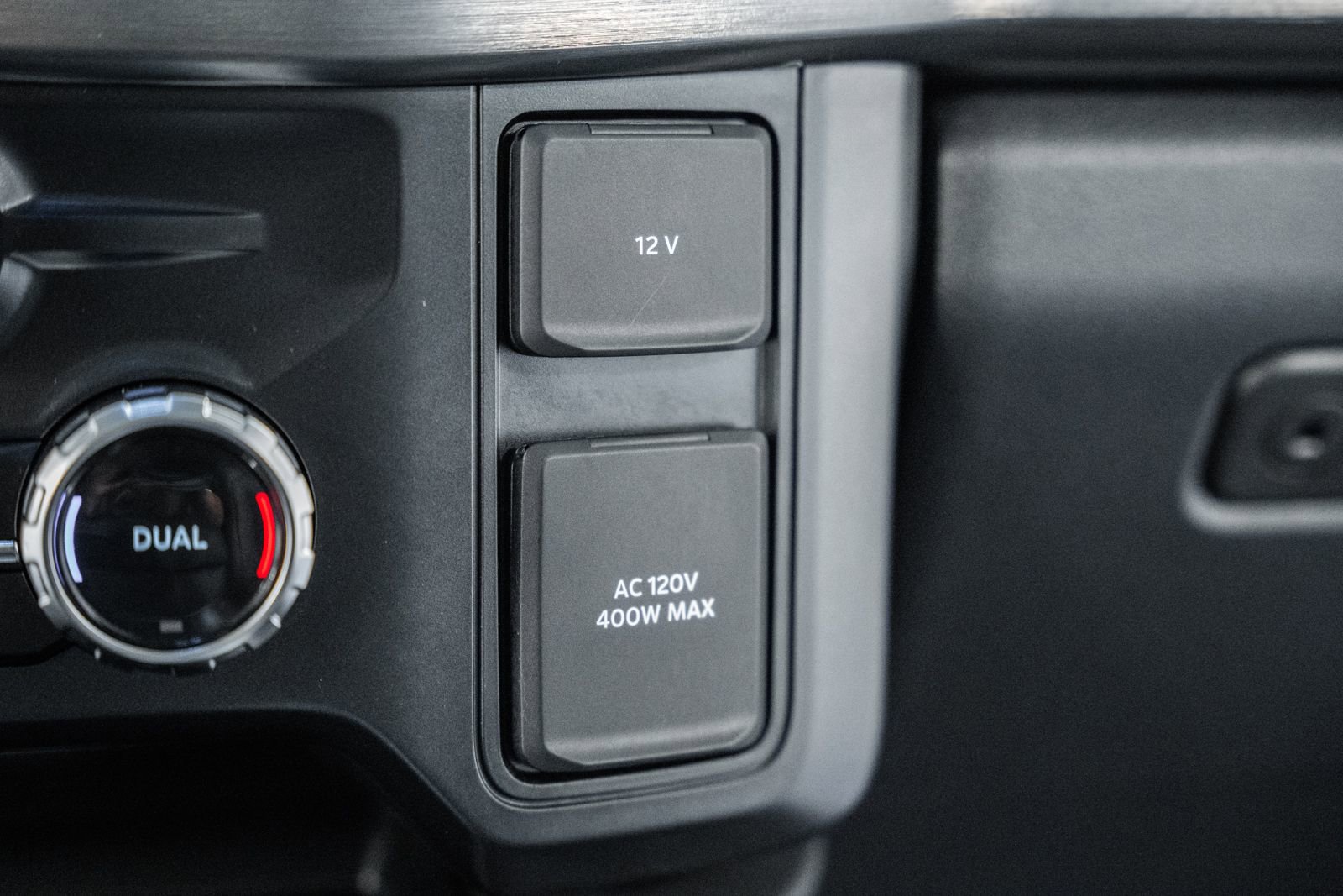 Certified 2025 Ford F250 Lariat w/ Black Appearance Package image 30