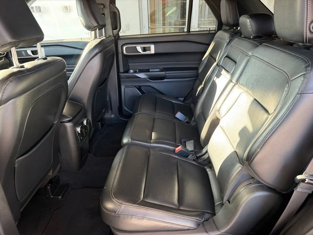 Certified 2020 Ford Explorer XLT w/ Equipment Group 202A AWD/4WD image 16