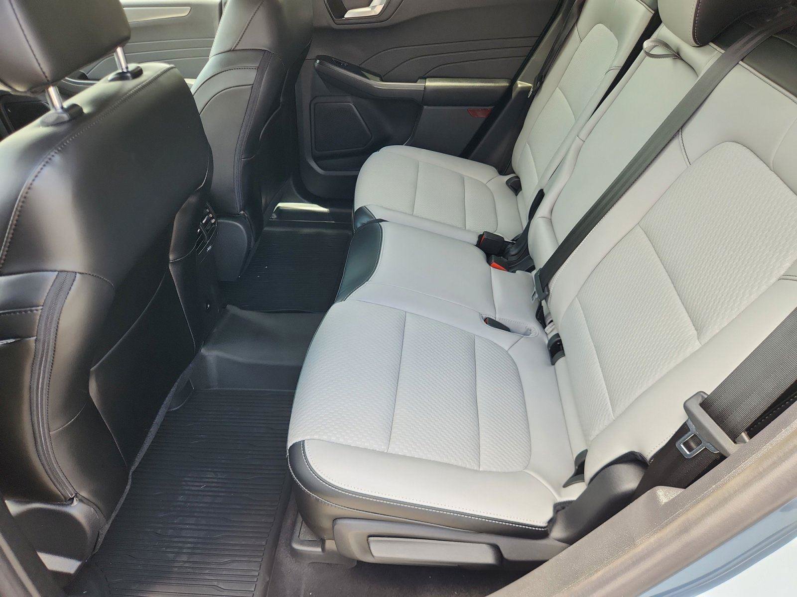 Certified 2024 Ford Escape SE FWD image 11