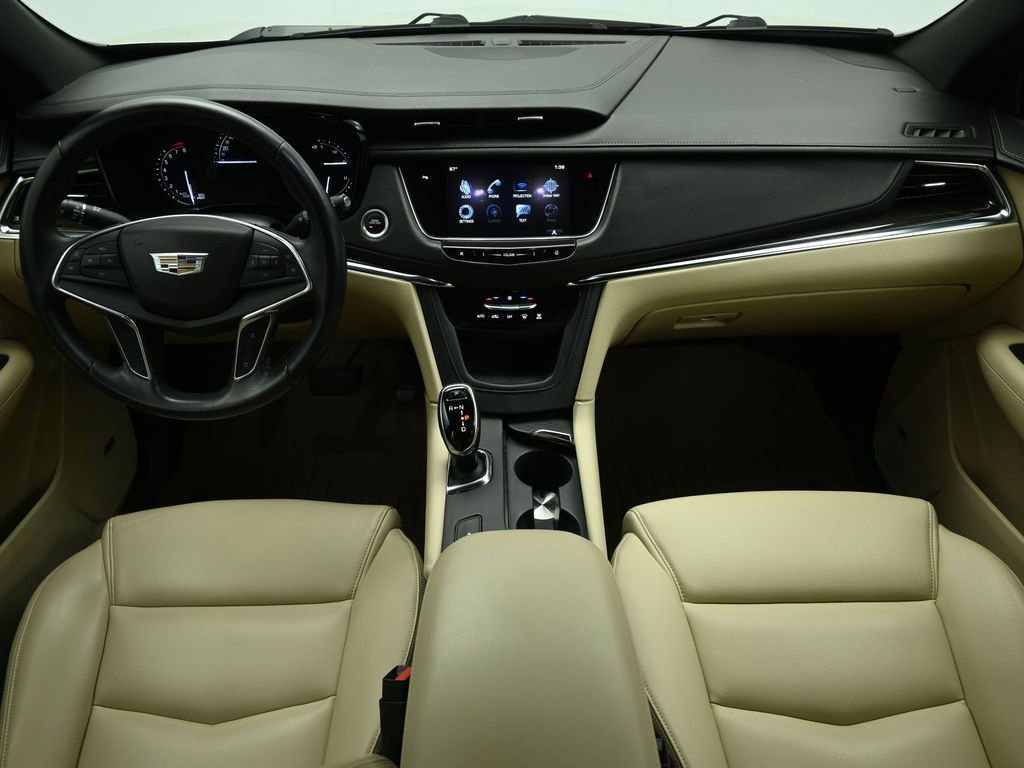 Used 2017 Cadillac XT5 FWD image 19