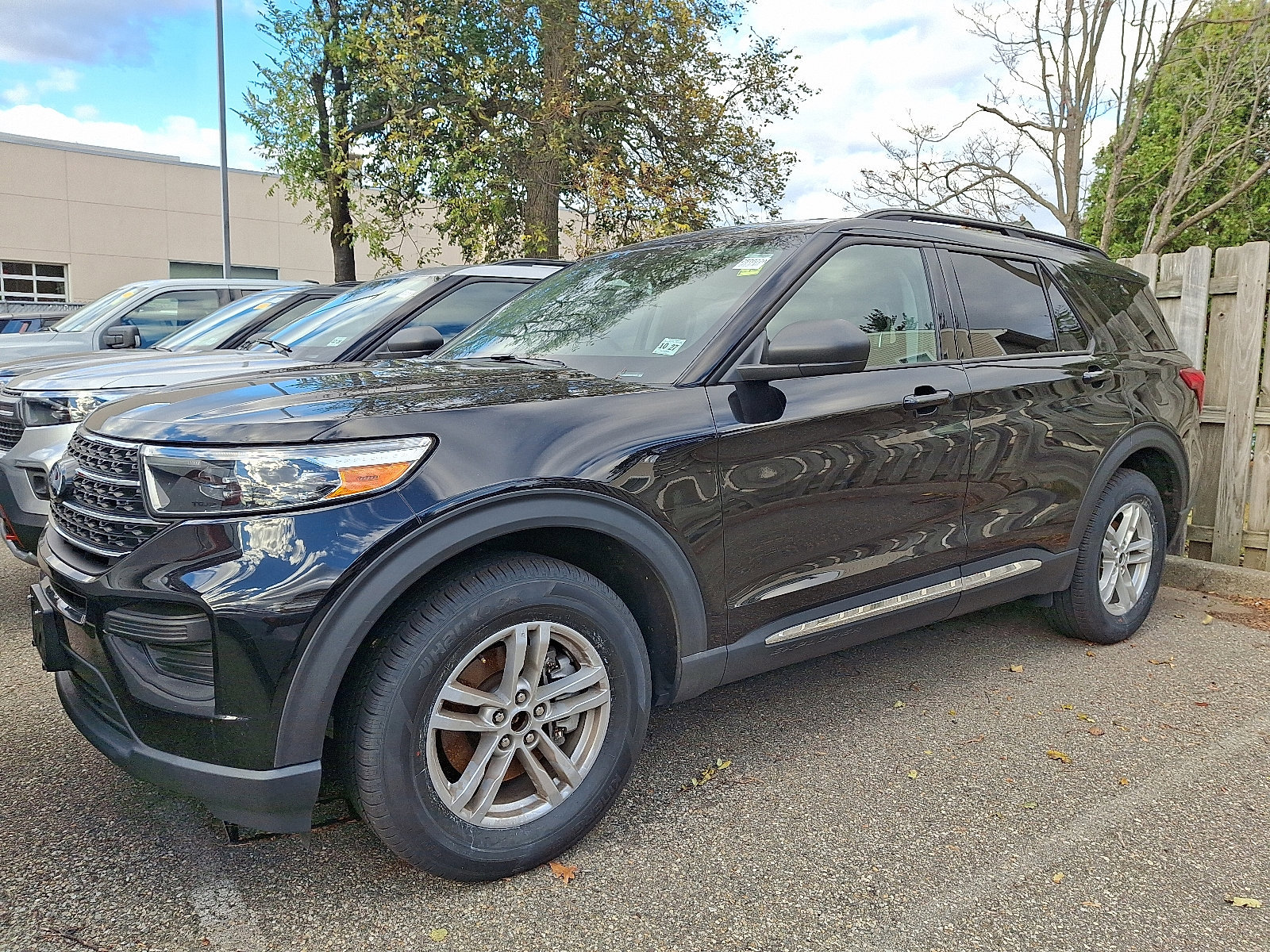 Certified 2022 Ford Explorer XLT image 2