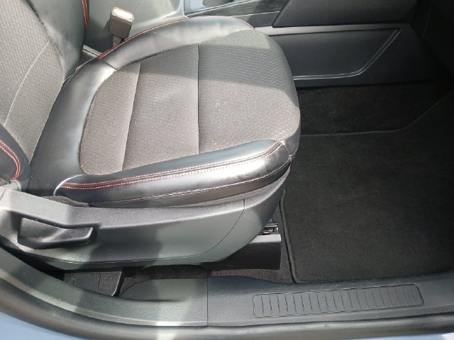 Certified 2025 Ford Escape ST-Line Select AWD/4WD image 50