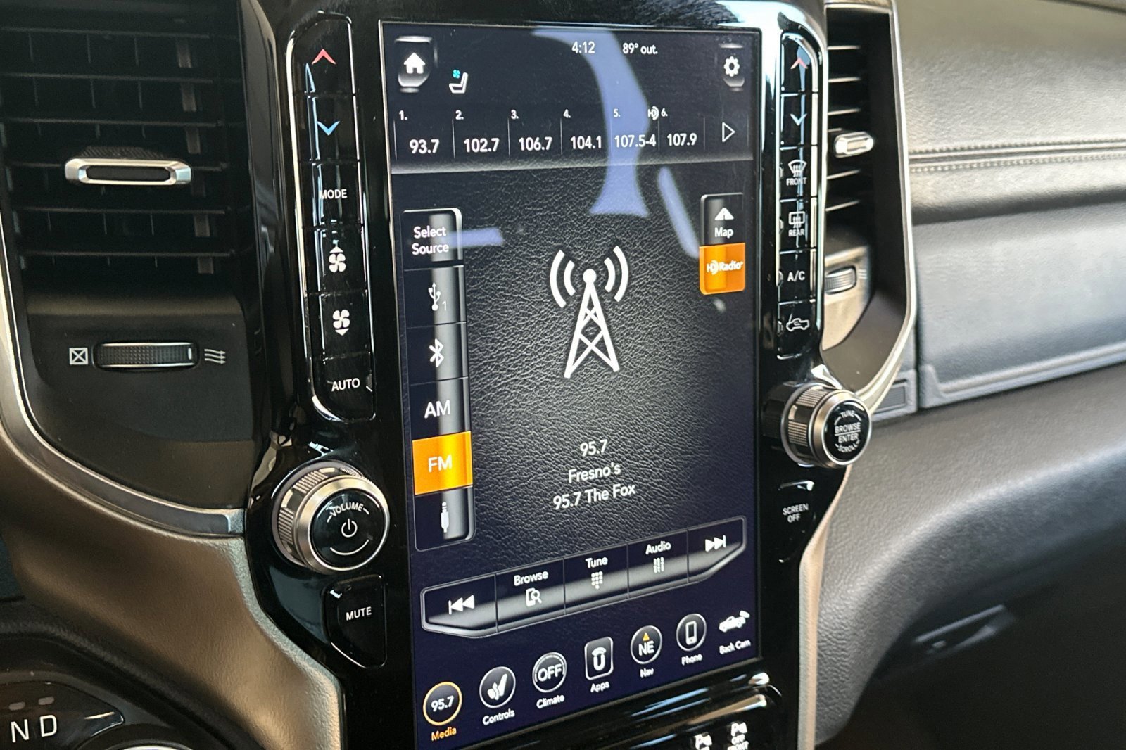 Used 2020 RAM 1500 Laramie image 19