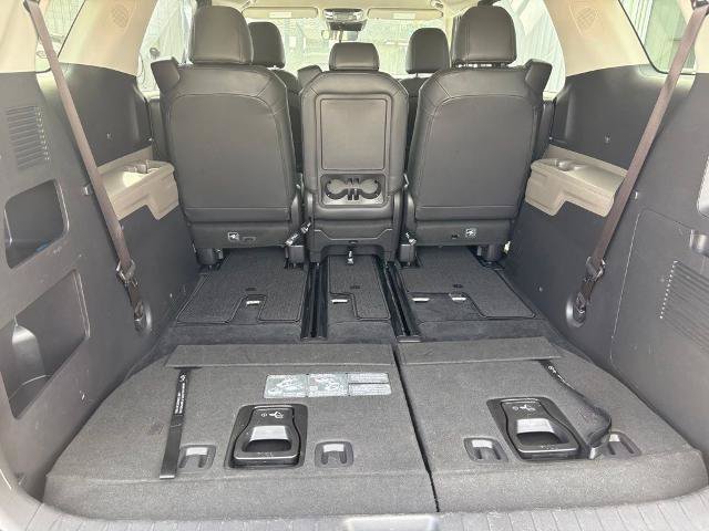 Used 2025 Kia Carnival FWD image 10