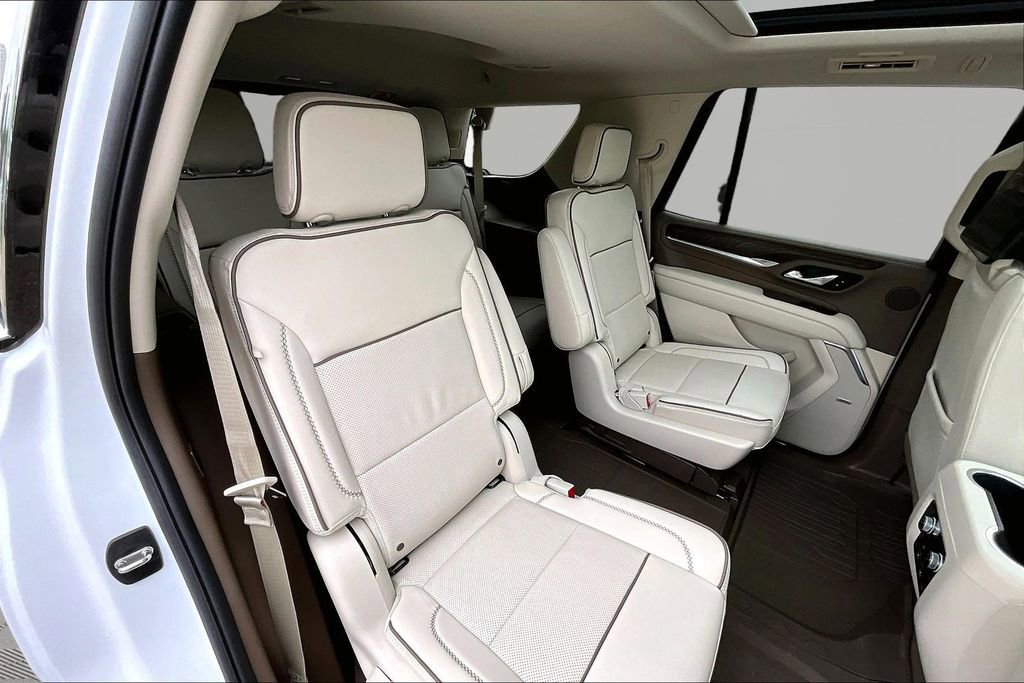 Used 2024 GMC Yukon Denali w/ Advanced Technology Package AWD/4WD image 27