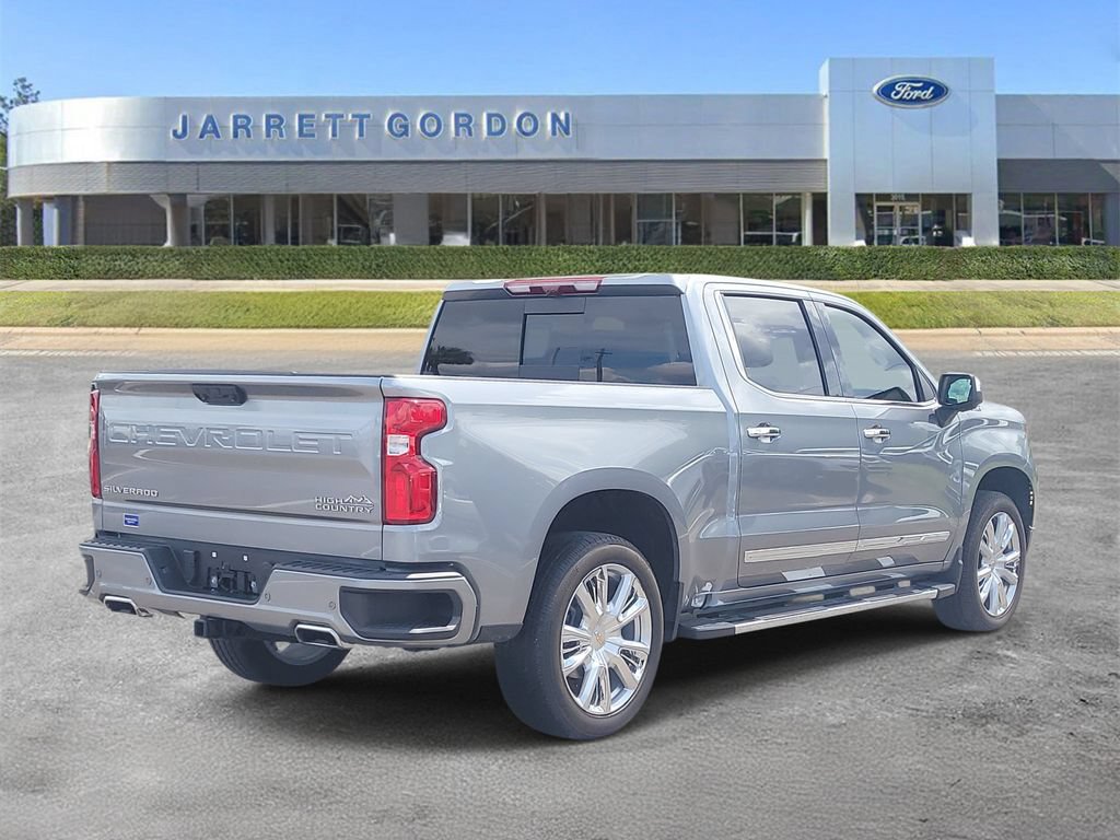 Used 2025 Chevrolet Silverado 1500 High Country w/ High Country Premium Package AWD/4WD image 4