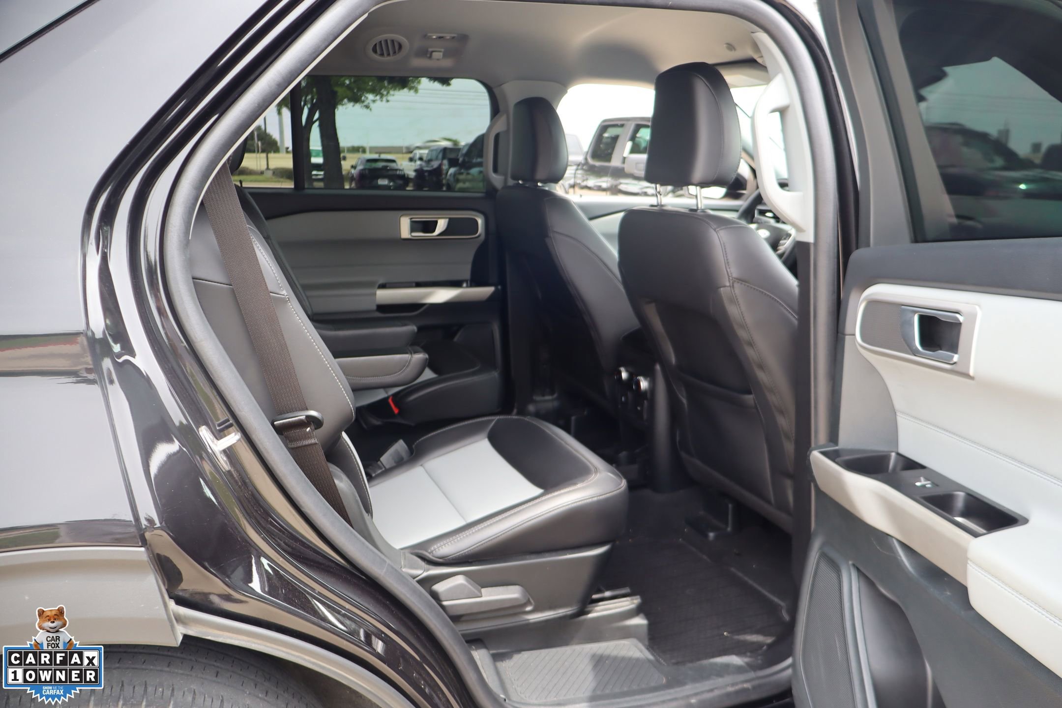 Certified 2023 Ford Explorer XLT w/ Equipment Group 202A RWD image 29