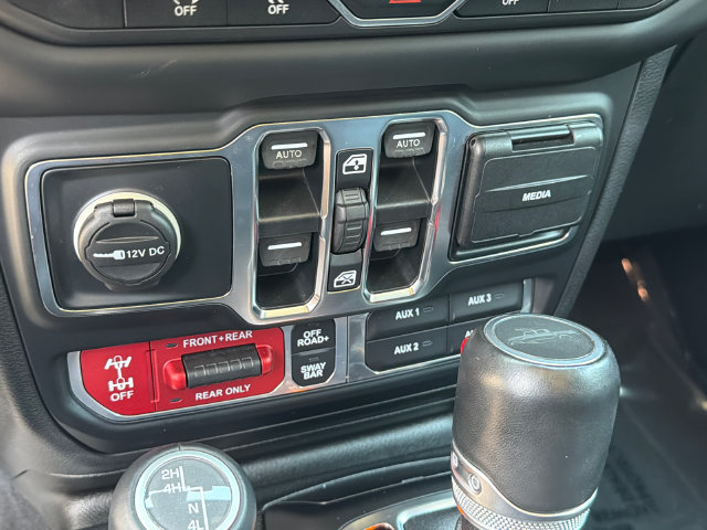 Used 2020 Jeep Gladiator Rubicon AWD/4WD image 32