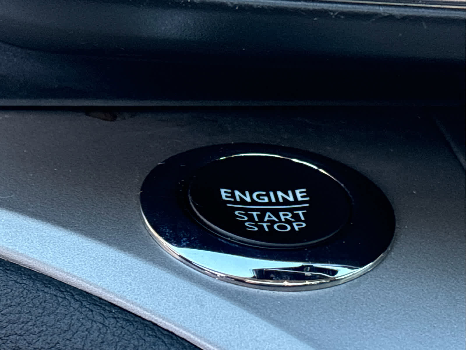 Certified 2022 Ford Explorer XLT w/ Equipment Group 202A image 28